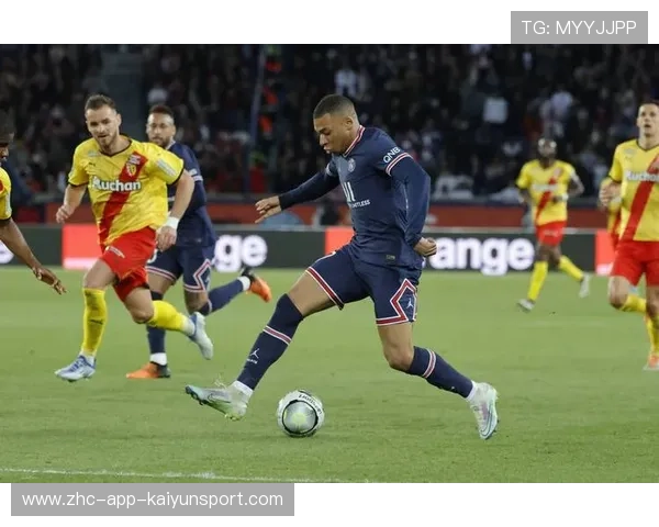 巴黎圣日耳曼体能营：冲刺耐力与传球节奏成为双核训练